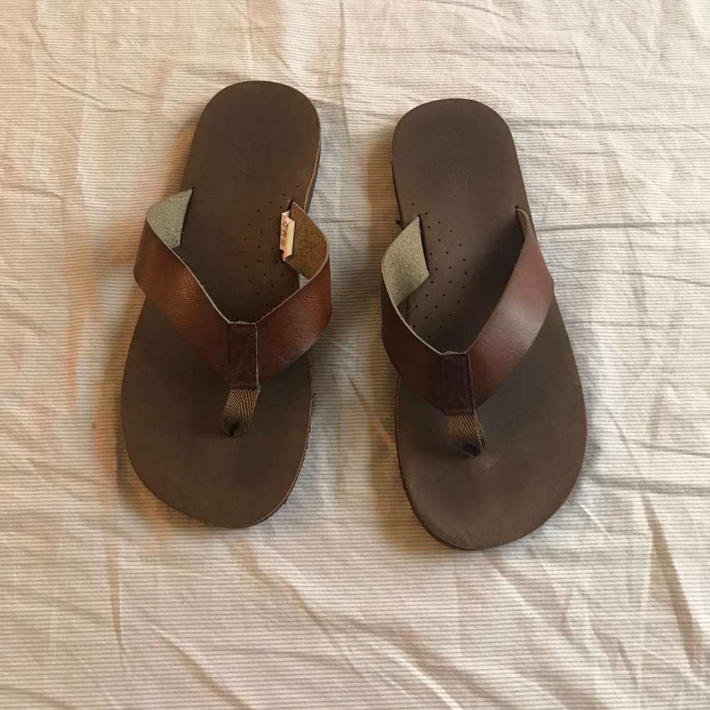 Men’s forever 21 sandals